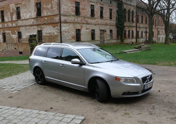 Volvo V70 cena 31500 przebieg: 307000, rok produkcji 2012 z Tychy małe 596